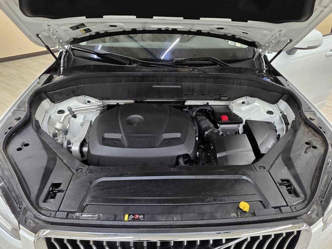 Used 2020 Volvo XC90 T6 Momentum AWD/4WD image 45