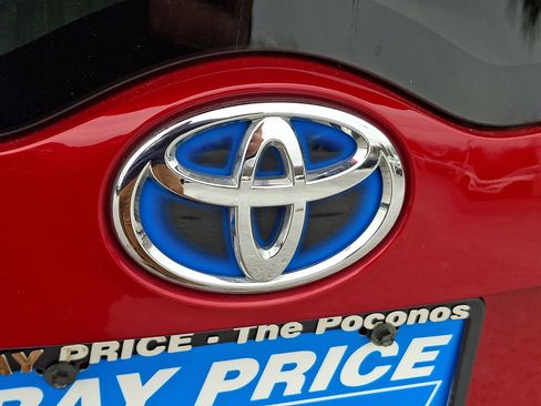 Used 2022 Toyota Prius Prime XLE image 28