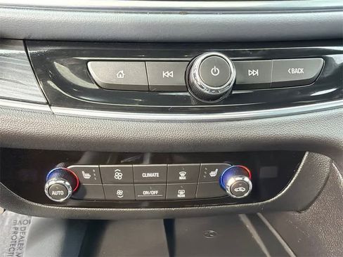 Used 2023 Buick Enclave Essence w/ Experience Buick Package image 31