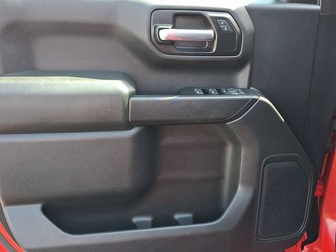 Used 2020 Chevrolet Silverado 1500 Custom w/ Custom Value Package AWD/4WD image 13