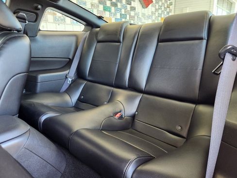 Used 2006 Ford Mustang Premium RWD image 4