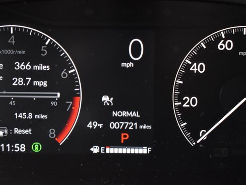 Used 2025 Honda HR-V Sport image 8