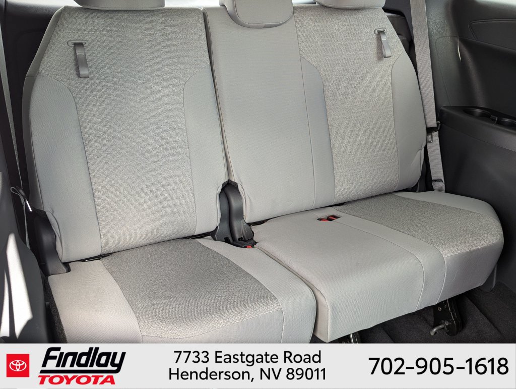 Certified 2025 Toyota Sienna LE AWD/4WD image 12