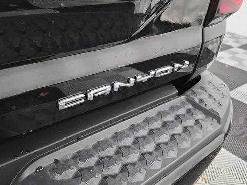 Used 2025 GMC Canyon Denali image 10