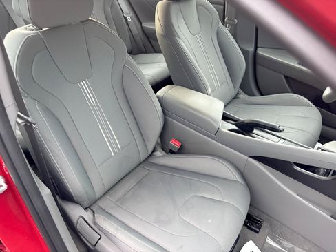 Used 2023 Hyundai Elantra SEL w/ Preferred Accessory Package FWD image 27