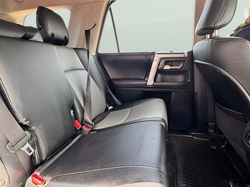 Used 2018 Toyota 4Runner SR5 Premium RWD image 13