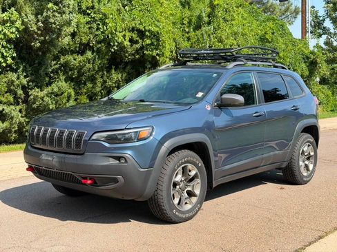 Used 2019 Jeep Cherokee Trailhawk w/ Cold Weather Group AWD/4WD image 8