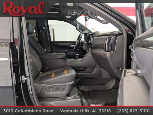 Used 2023 GMC Sierra 1500 AT4 w/ Technology Package AWD/4WD image 8