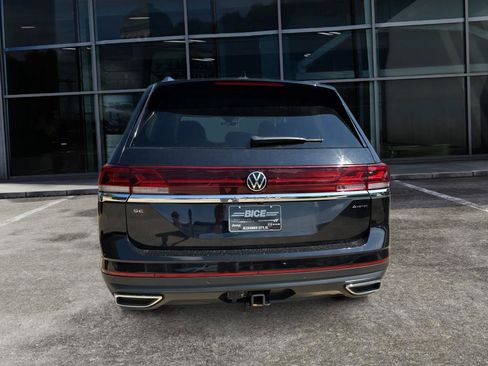 Used 2025 Volkswagen Atlas SE AWD/4WD image 6