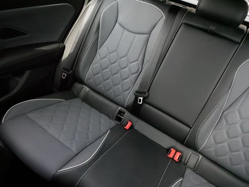 Certified 2025 Volkswagen Tiguan SEL R-Line AWD/4WD image 12