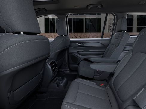 New 2025 Jeep Grand Cherokee L Laredo image 23