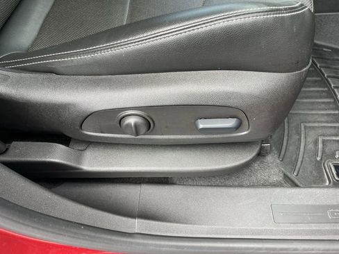 Used 2023 GMC Terrain SLT w/ Infotainment Package II AWD/4WD image 34