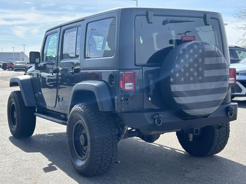 Used 2017 Jeep Wrangler Unlimited Rubicon image 4