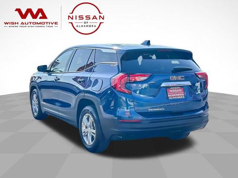 Used 2020 GMC Terrain SLE w/ LPO, Cargo Package FWD image 9