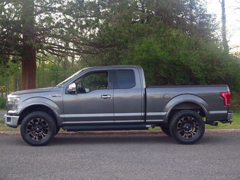 Used 2015 Ford F150 Lariat image 2