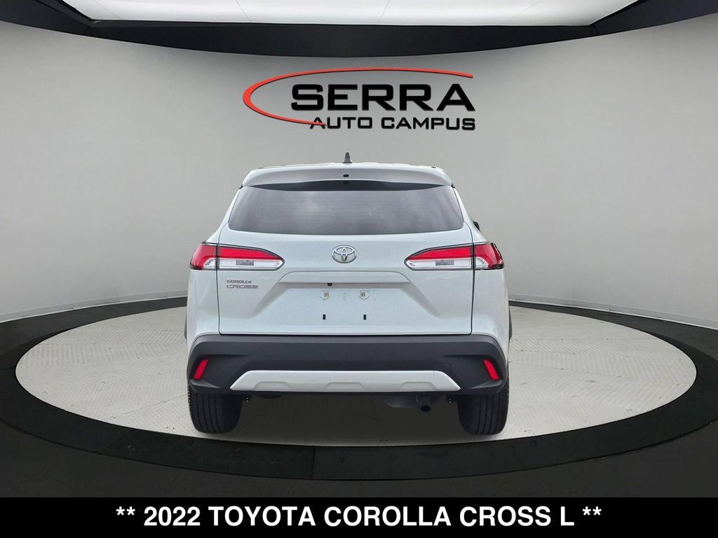 Used 2022 Toyota Corolla Cross L FWD image 11