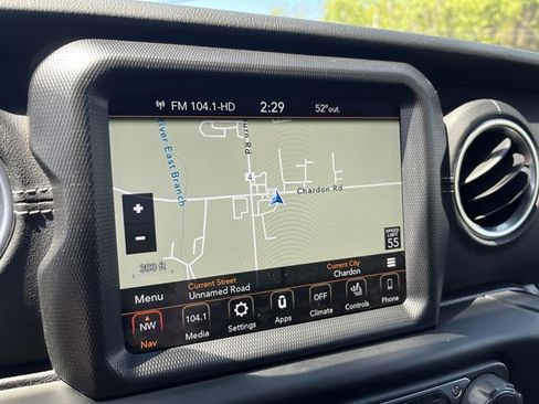 Used 2018 Jeep Wrangler Unlimited Sahara AWD/4WD image 24