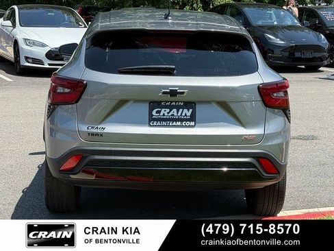 Used 2025 Chevrolet Trax RS FWD image 6