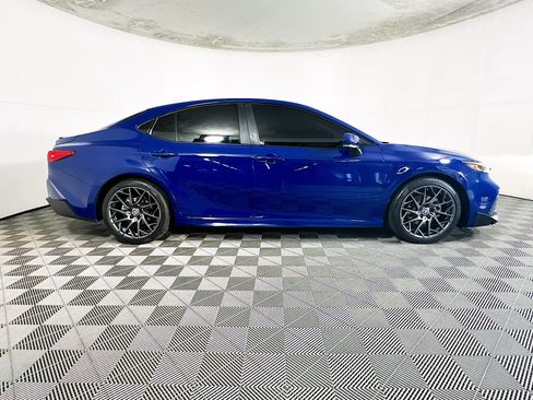 Used 2025 Toyota Camry SE w/ Convenience Package FWD image 2