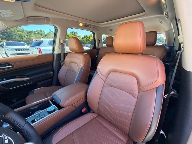 Used 2025 Nissan Pathfinder Platinum w/ Cargo Package AWD/4WD image 23