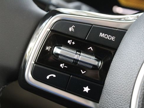 New 2026 Kia Carnival EX FWD image 32