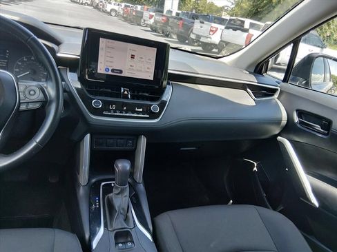 Used 2023 Toyota Corolla Cross LE FWD image 12