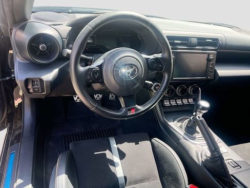 Used 2024 Toyota GR86 Premium RWD image 22