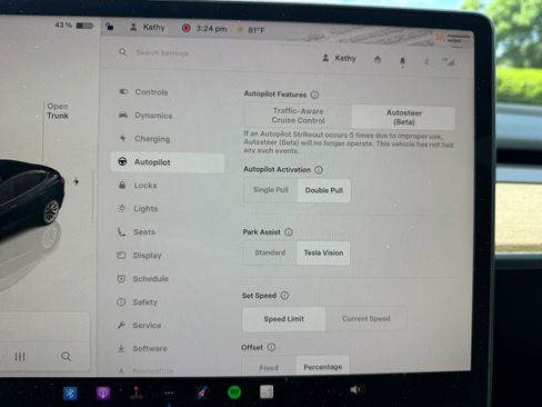 Used 2022 Tesla Model 3 Standard Range image 19