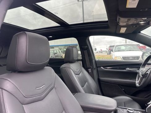 Used 2023 Cadillac XT5 Premium Luxury image 7