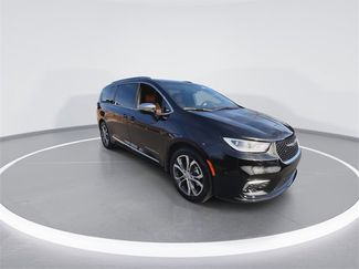 New 2026 Chrysler Pacifica Pinnacle video 2