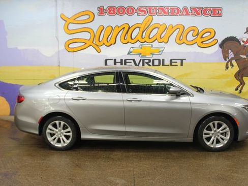 Used 2015 Chrysler 200 Limited w/ Comfort Group FWD image 1