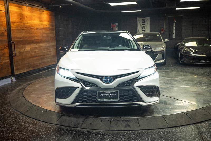 Used 2021 Toyota Camry XSE w/ Navigation Upgrade Package FWD image 4