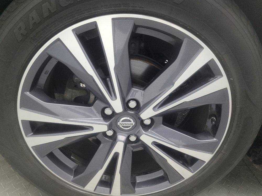Used 2018 Nissan Pathfinder Platinum FWD image 31