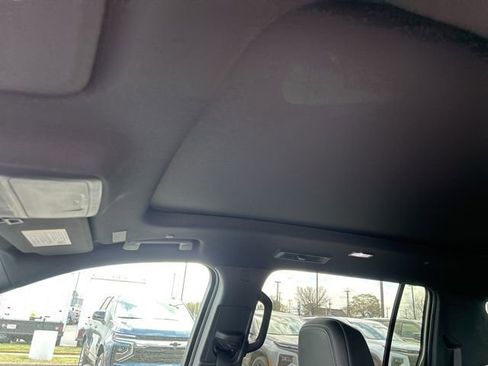 New 2026 Chevrolet Traverse LT w/ Sun and Wheel Package FWD image 17