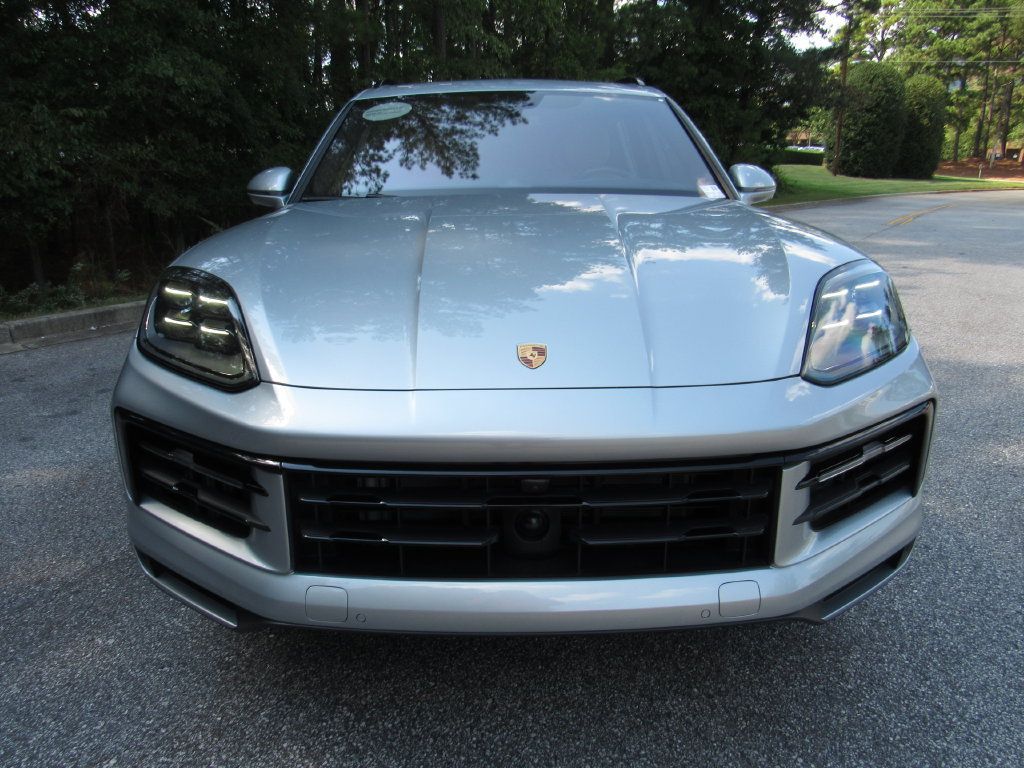 Certified 2025 Porsche Cayenne E-Hybrid AWD/4WD image 10