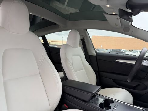 Used 2022 Tesla Model 3 Performance image 40