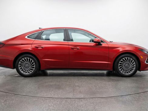 Used 2025 Hyundai Sonata SEL FWD image 11