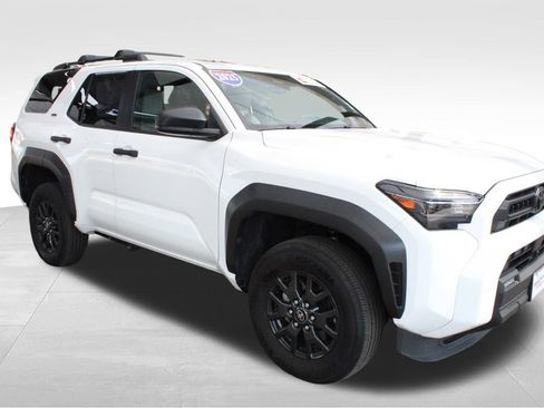 Certified 2025 Toyota 4Runner SR5 AWD/4WD image 19