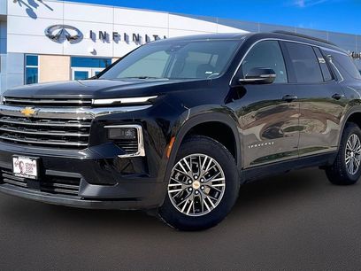 Used 2025 Chevrolet Traverse LT