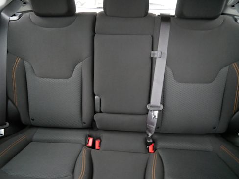 Used 2022 Jeep Compass Sport image 13