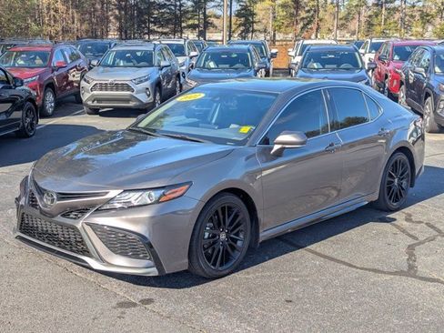 Used 2022 Toyota Camry XSE image 3