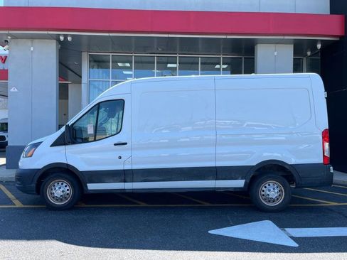 Used 2022 Ford Transit 250 Medium Roof AWD w/ Load Area Protection Package image 5
