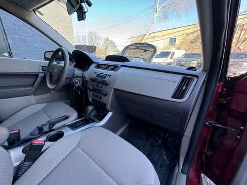 Used 2011 Ford Focus S image 14