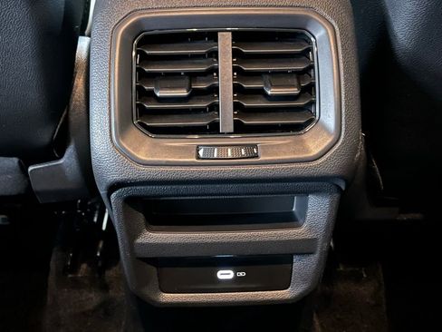 Used 2022 Volkswagen Taos SE image 21