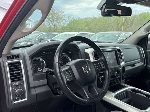 Used 2020 RAM 1500 Classic SLT w/ Luxury Group RWD image 11