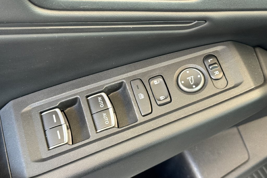 Certified 2023 Honda Accord EX image 15