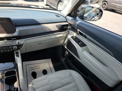 Used 2024 Kia Telluride SX Prestige AWD/4WD image 17