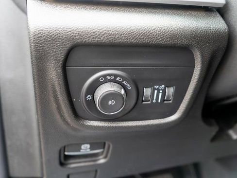 Used 2024 Jeep Grand Cherokee Limited image 23