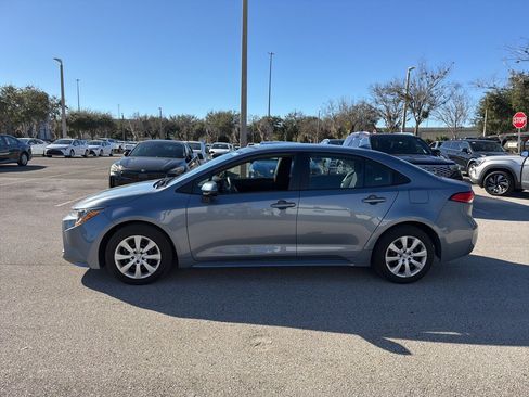 Used 2025 Toyota Corolla LE image 2