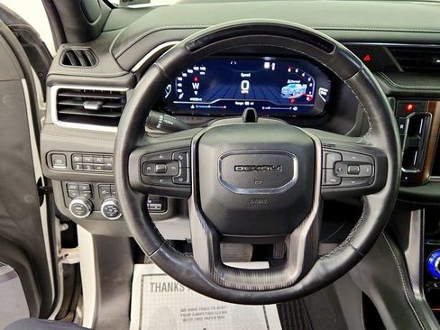 Used 2023 GMC Yukon Denali Ultimate AWD/4WD image 14